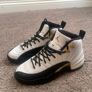 Air Jordans 12 - Big Kids size 5 (black/white/gold)
